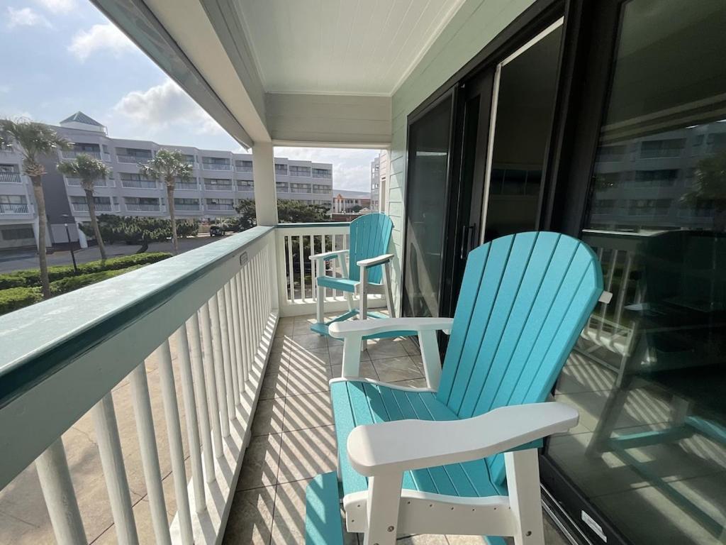 Sun Splashed Condo! Steps To Beach And 2 Pools Galveston Island מראה חיצוני תמונה