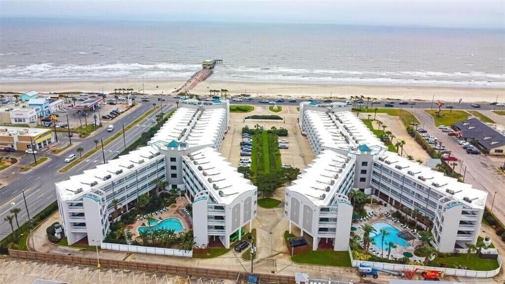 Sun Splashed Condo! Steps To Beach And 2 Pools Galveston Island מראה חיצוני תמונה