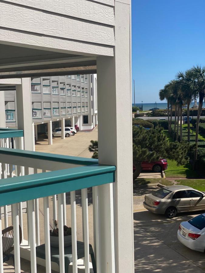 Sun Splashed Condo! Steps To Beach And 2 Pools Galveston Island מראה חיצוני תמונה